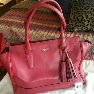 Coach Legacy handbag in black‎ cherry